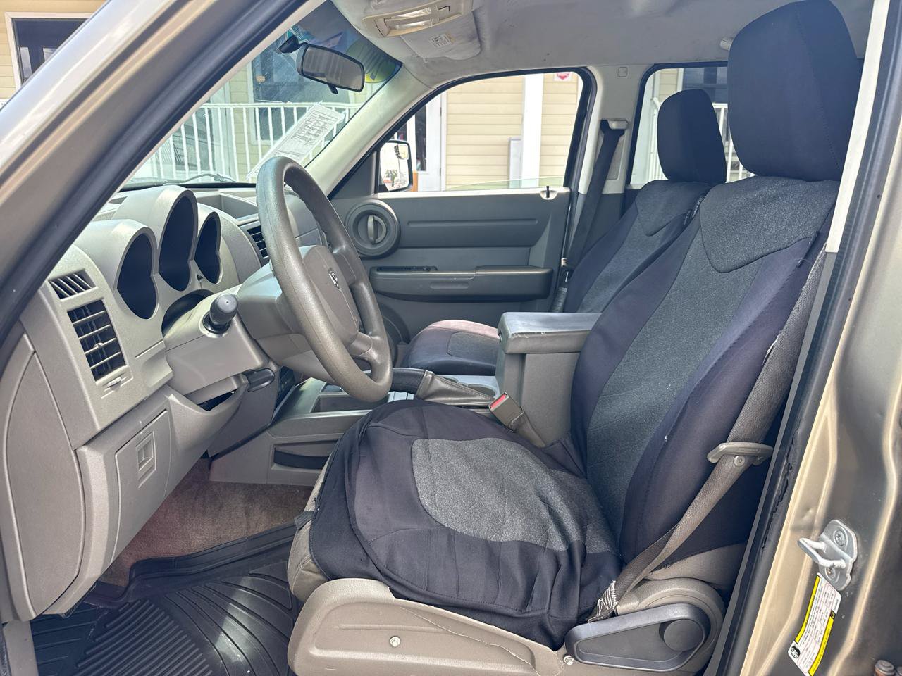 Used 2007 Dodge Nitro SXT RWD image 25