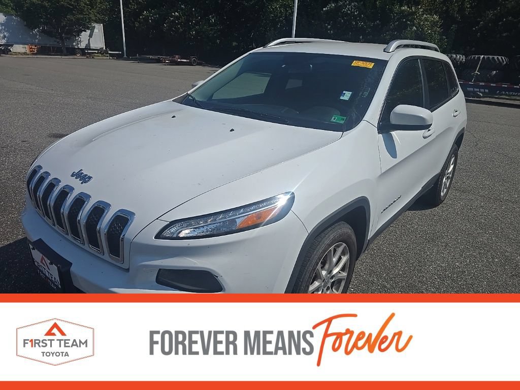 Used 2017 Jeep Cherokee Latitude FWD image 1
