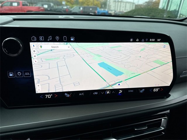 Used 2025 Chevrolet Traverse LT image 18