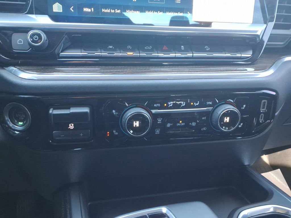 Used 2023 Chevrolet Silverado 1500 RST image 18