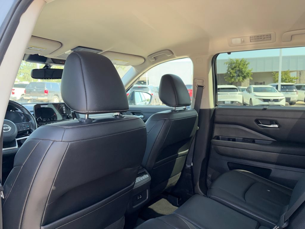 Certified 2022 Nissan Pathfinder SL FWD image 23