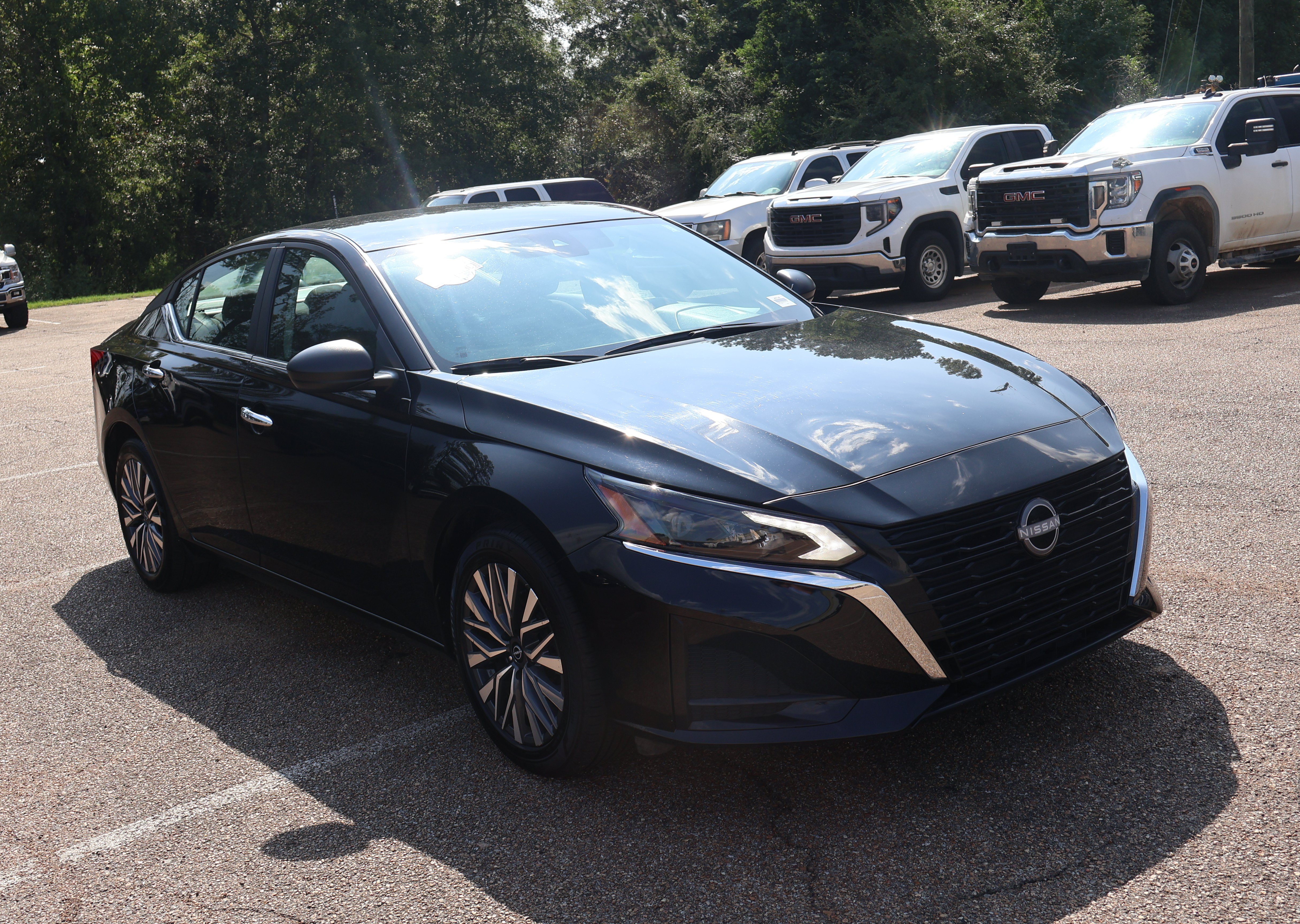 Used 2025 Nissan Altima 2.5 SV FWD image 4