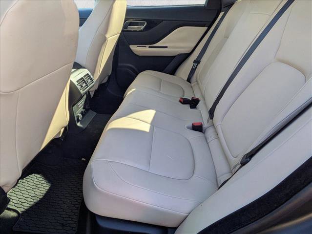 Used 2019 Jaguar F-PACE Premium image 18