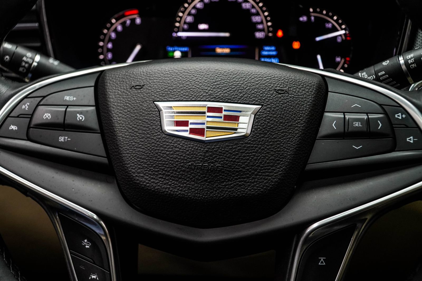 Used 2017 Cadillac XT5 Luxury w/ Driver Awareness Package image 24