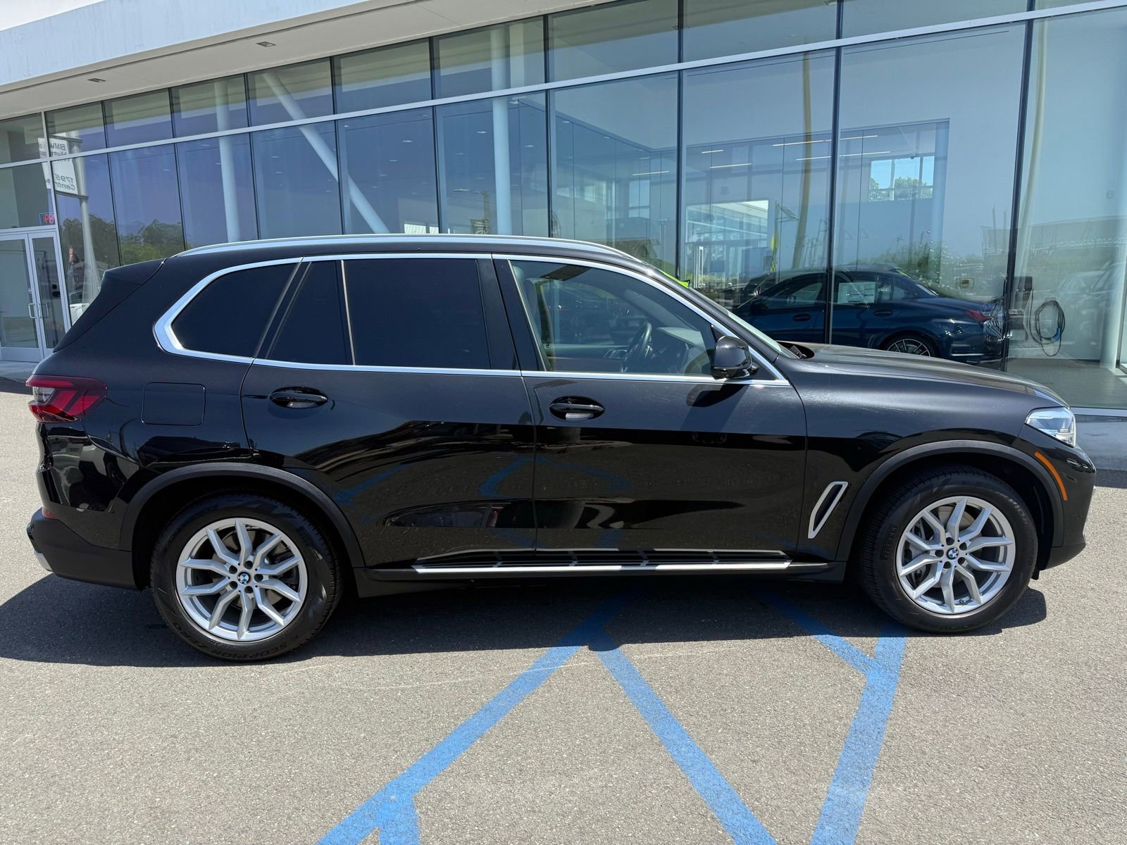 Used 2021 BMW X5 xDrive45e w/ Premium Package 2 AWD/4WD image 9