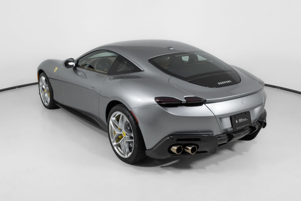 Used 2024 Ferrari Roma RWD image 16