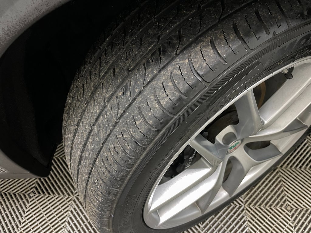 Used 2018 Alfa Romeo Stelvio Ti Sport image 49