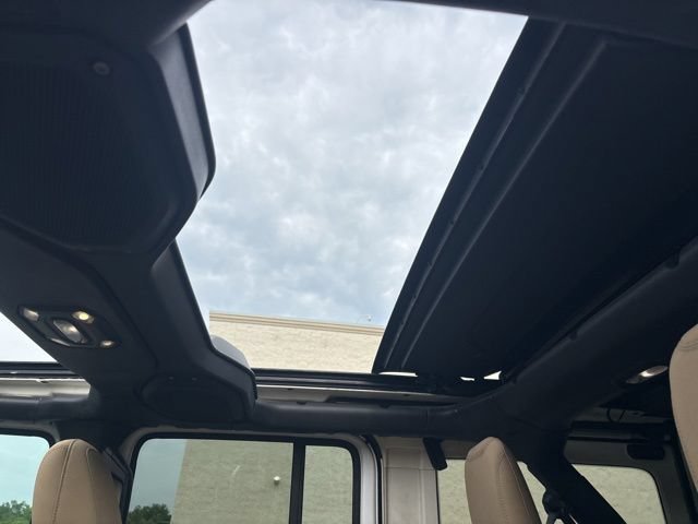 Used 2021 Jeep Wrangler Unlimited Sport w/ Sun And Sound Package AWD/4WD image 17