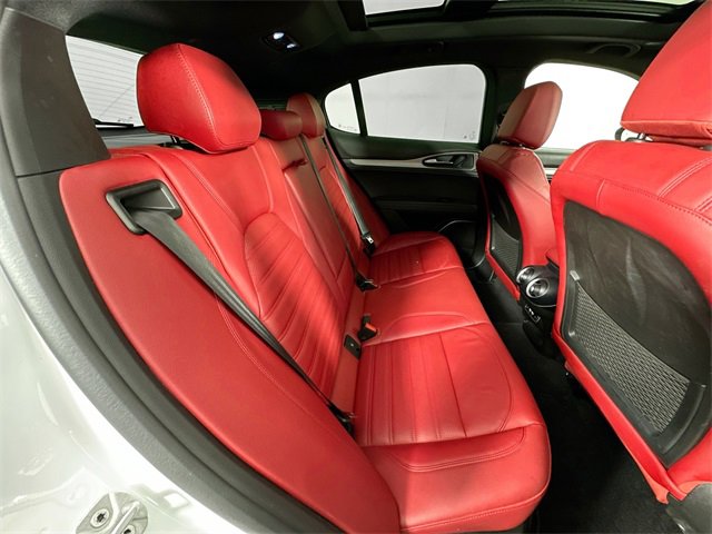 Used 2022 Alfa Romeo Stelvio Veloce image 28