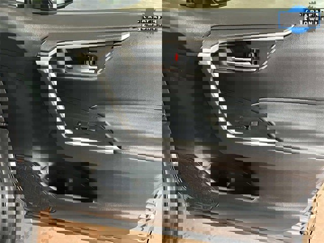 Used 2023 Toyota RAV4 XLE Premium image 22