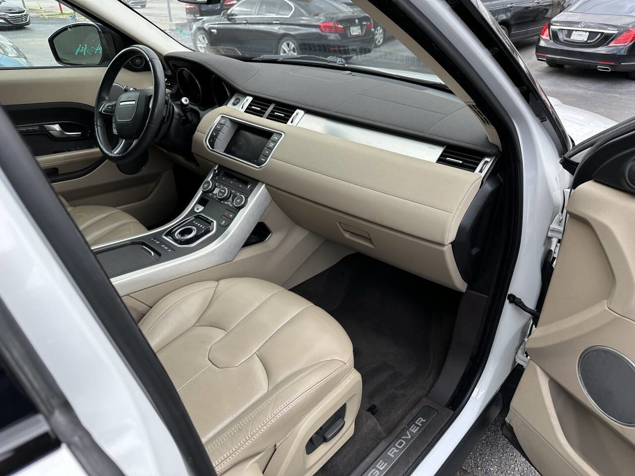 Used 2014 Land Rover Range Rover Evoque Pure Plus image 21