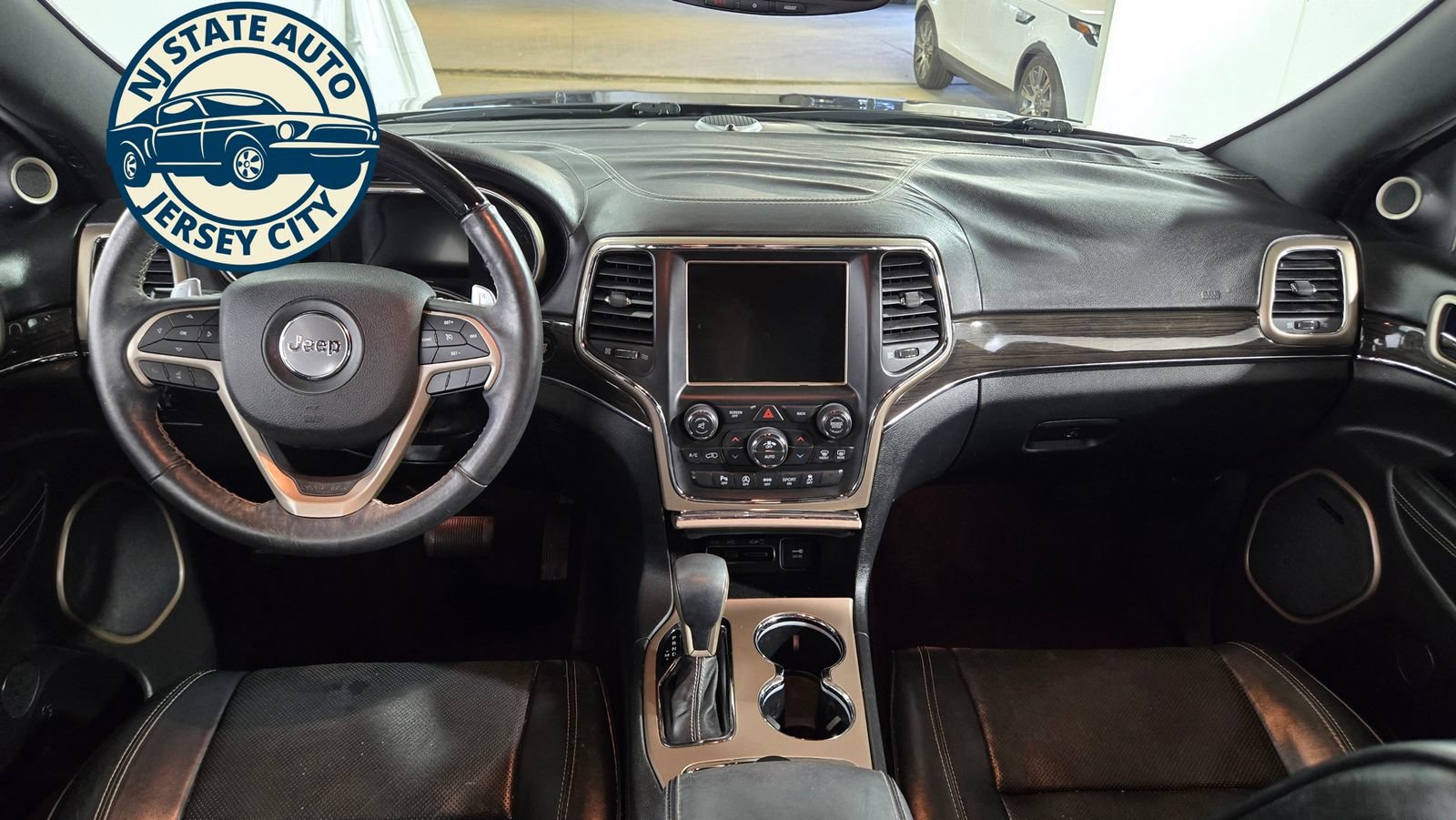 Used 2017 Jeep Grand Cherokee Overland AWD/4WD image 33