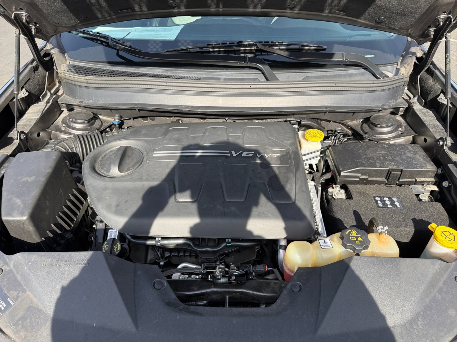 Used 2019 Jeep Cherokee Latitude Plus w/ Comfort/Convenience Group image 20