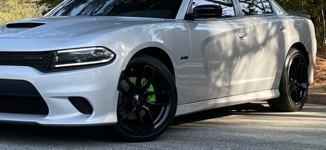 Used 2023 Dodge Charger R/T w/ Blacktop Package image 2