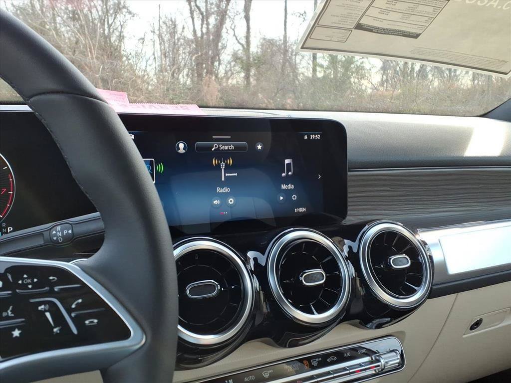 New 2026 Mercedes-Benz GLB 250 4MATIC image 15
