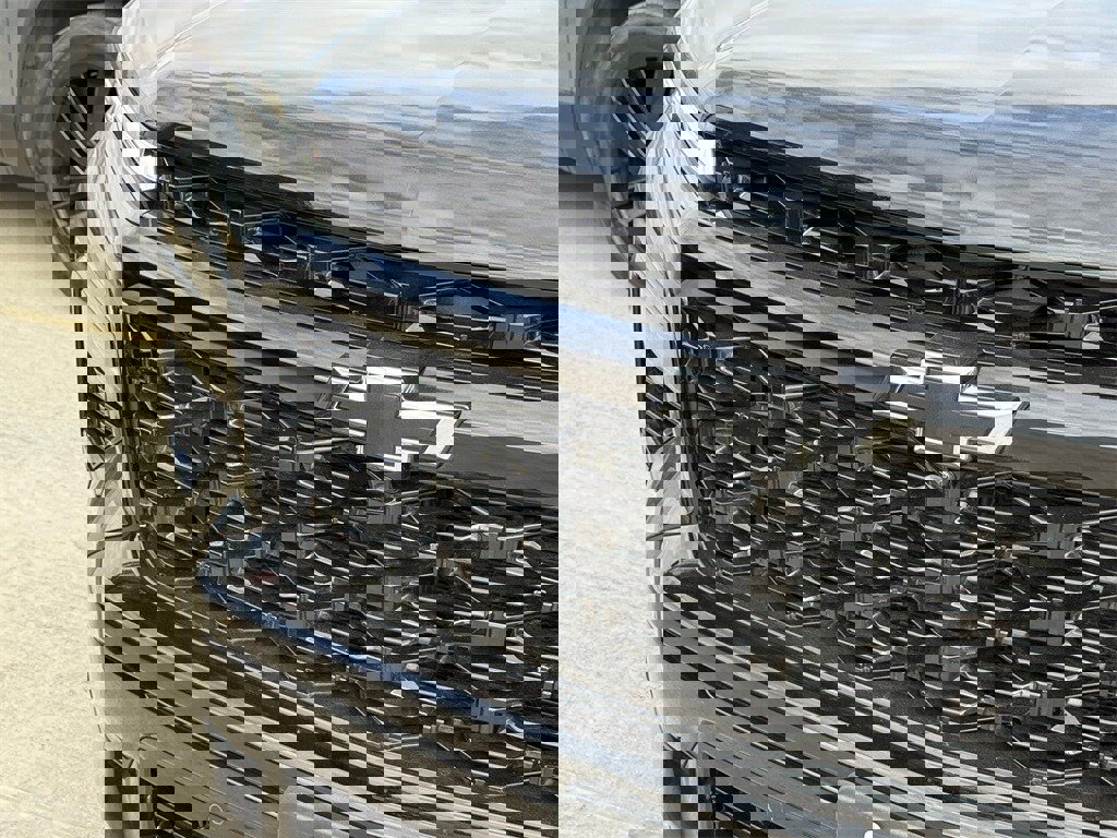 Used 2026 Chevrolet Traverse RS image 4