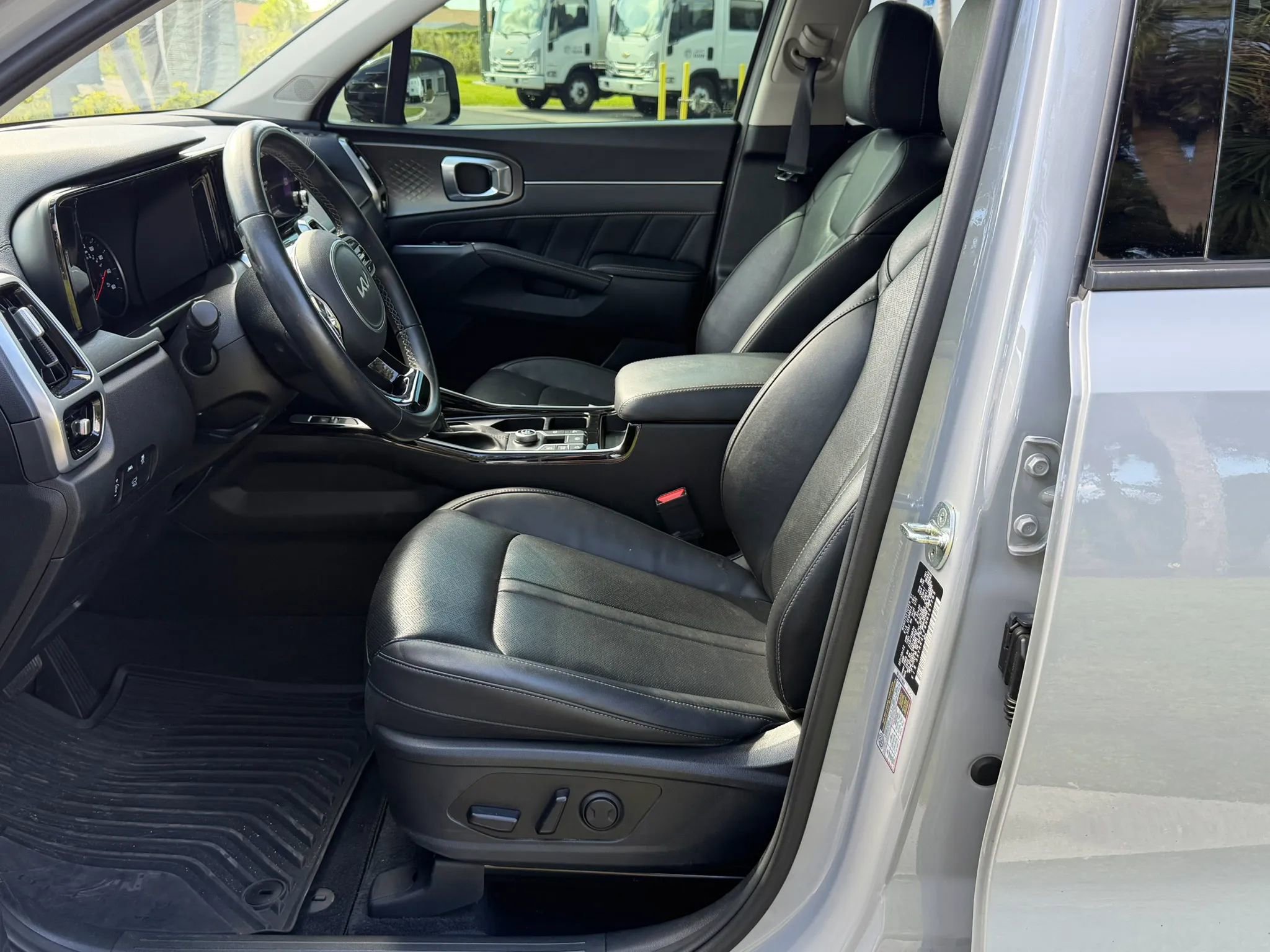 Used 2022 Kia Sorento SX image 5