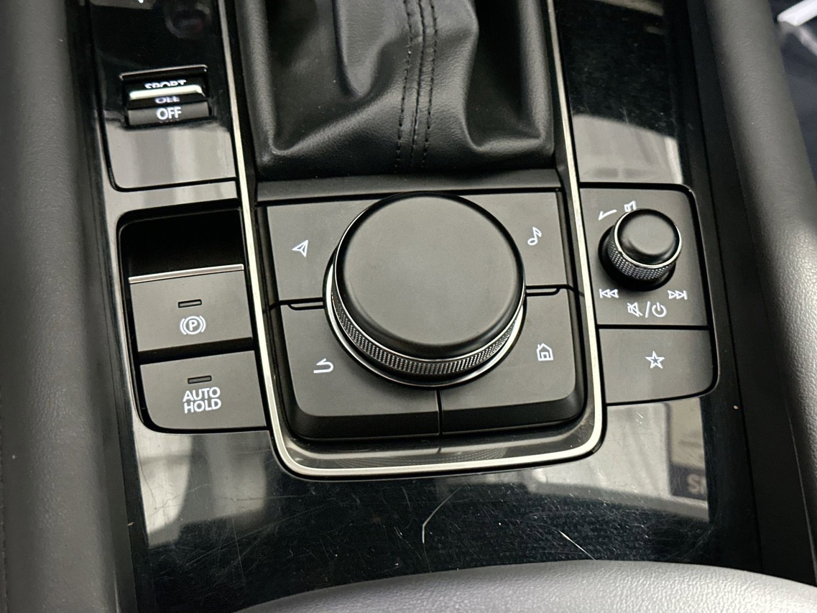 Used 2021 MAZDA MAZDA3 s image 27