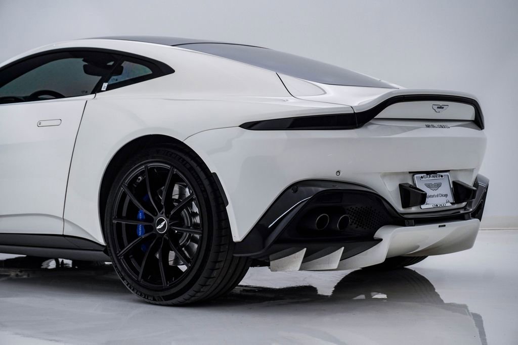Used 2019 Aston Martin V8 Vantage Coupe image 11