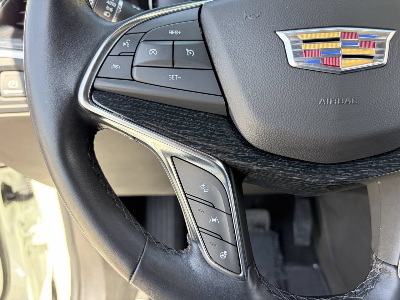 Certified 2024 Cadillac XT5 Premium Luxury FWD image 22