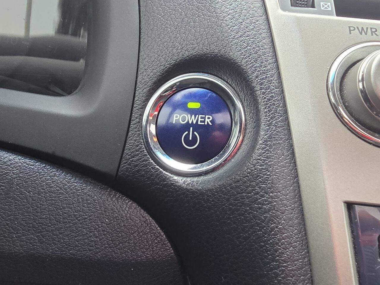 Used 2013 Lexus RX 450h Base AWD 4dr SUV w/ Navigation Pkg image 18