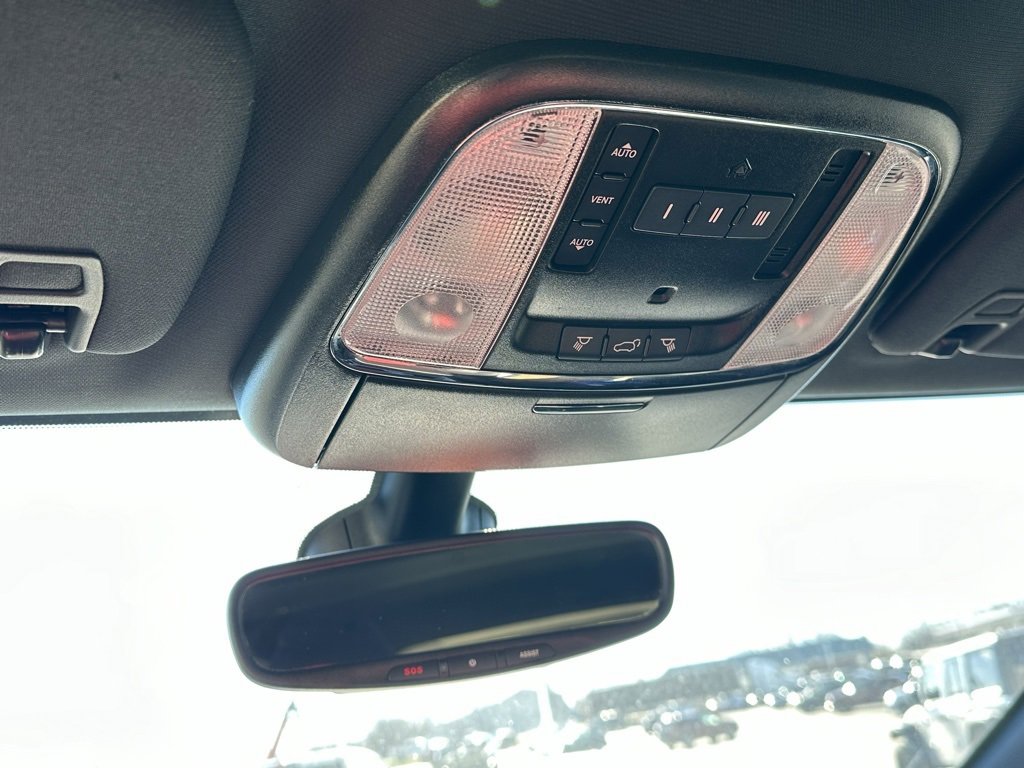 Used 2021 Jeep Grand Cherokee Limited w/ Trailer Tow Group IV image 34