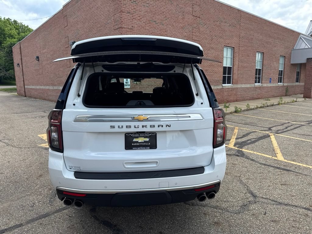 Used 2023 Chevrolet Suburban High Country AWD/4WD image 8