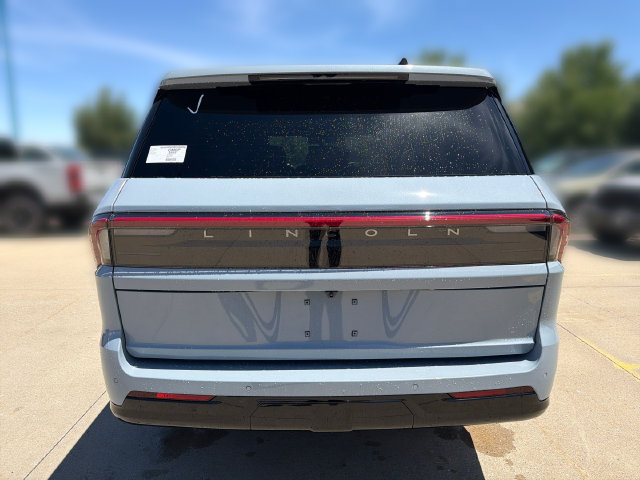 New 2026 Lincoln Navigator Reserve w/ Jet Appearance Package AWD/4WD image 7