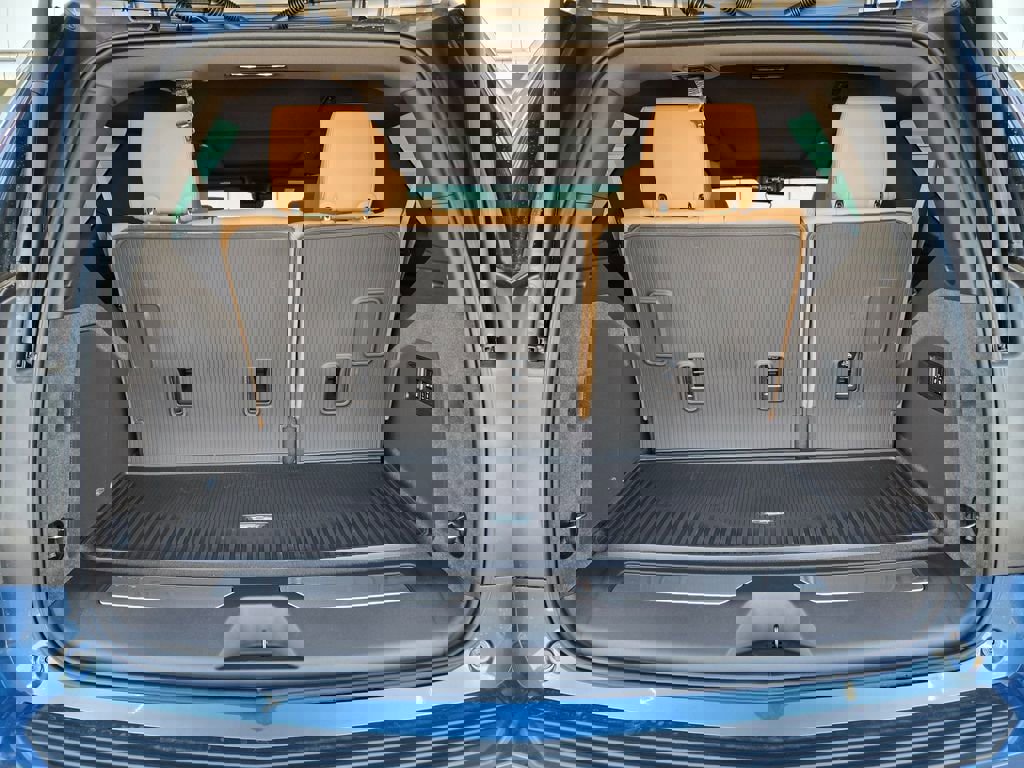 New 2026 Cadillac Escalade Luxury w/ Touring Package image 33