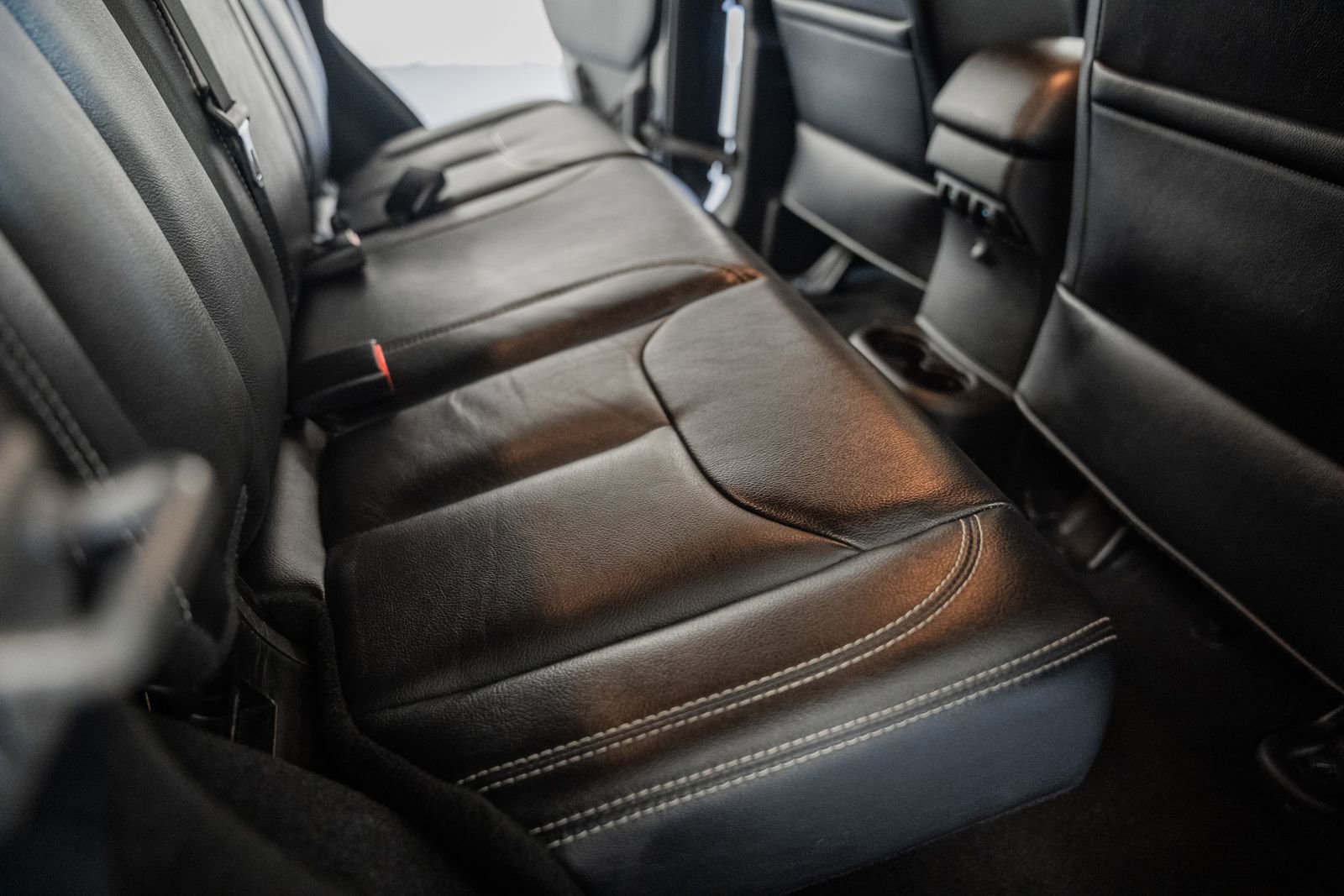 Used 2017 Jeep Wrangler Unlimited Rubicon w/ Connectivity Group image 40