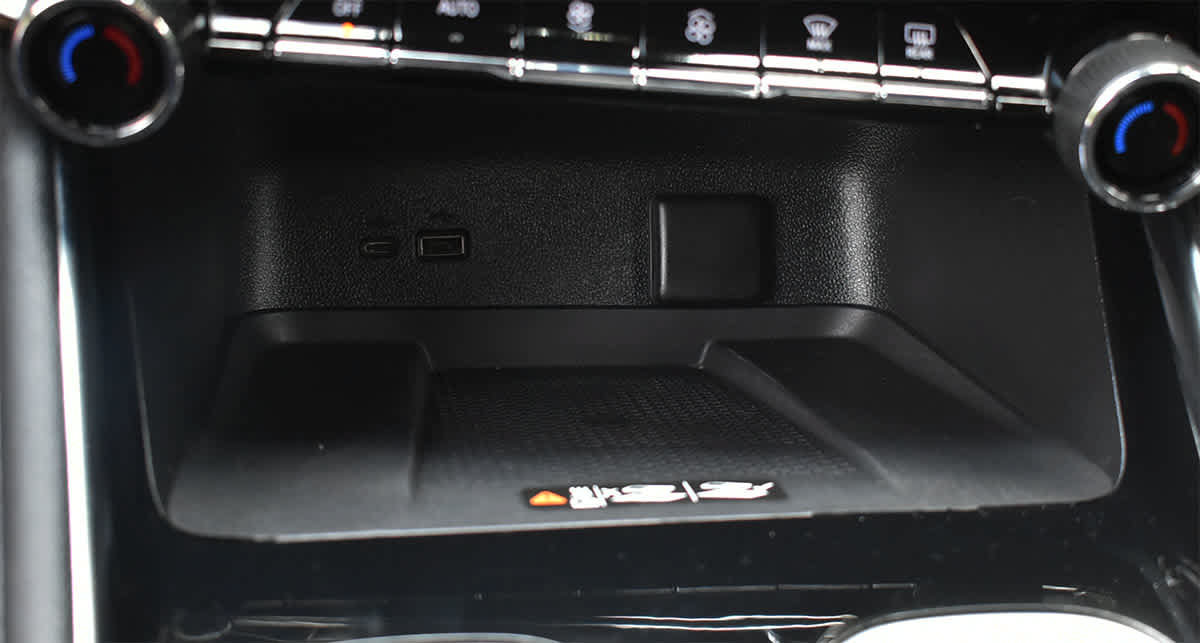 Used 2024 Chevrolet Traverse Z71 w/ LPO, Floor Liner Package AWD/4WD image 21