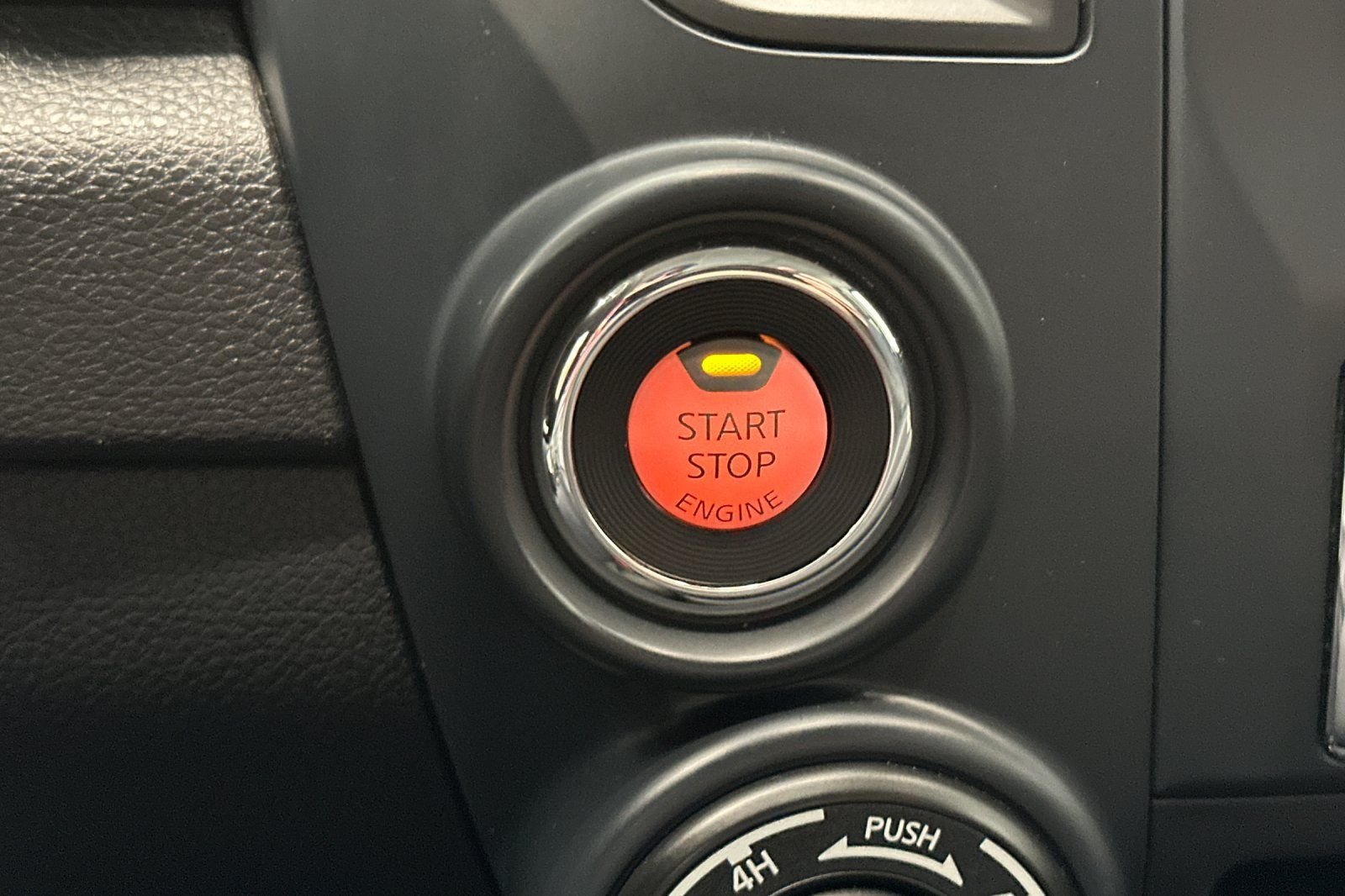 Used 2023 Nissan Titan SV AWD/4WD image 23