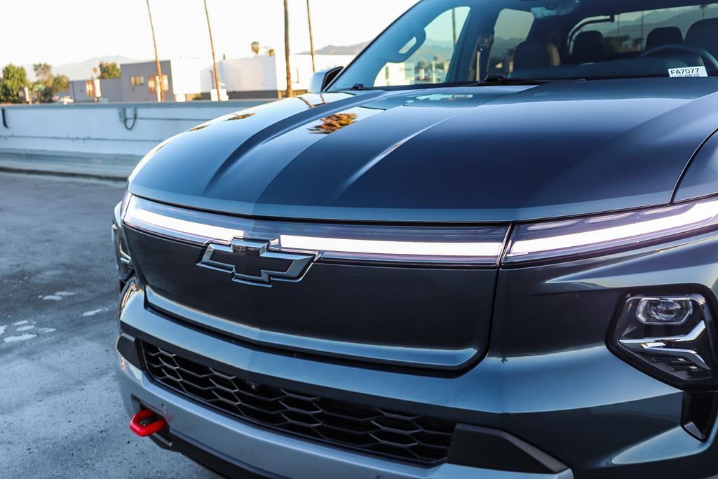 Used 2026 Chevrolet Silverado EV Trail Boss AWD/4WD image 6