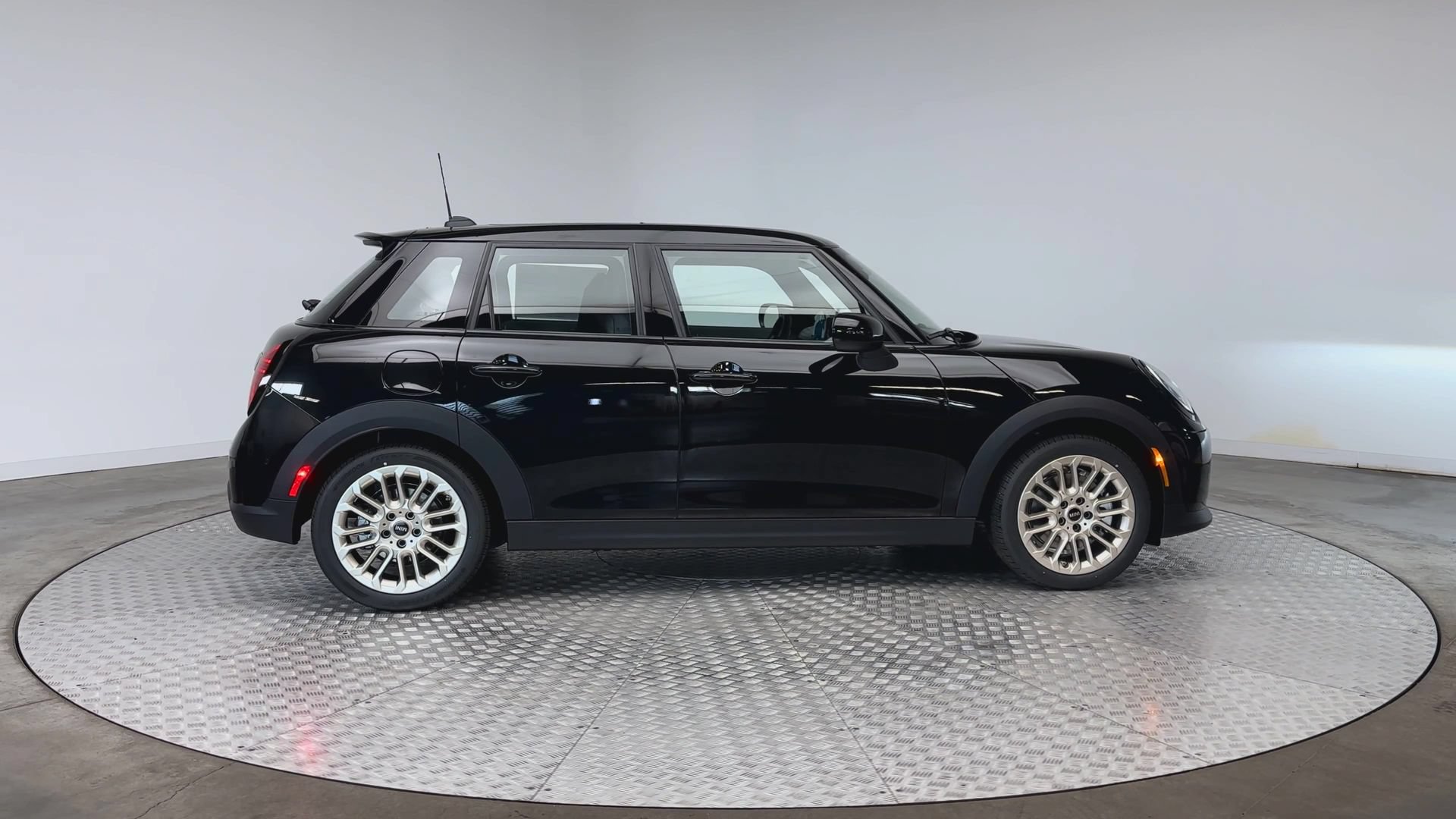 Used 2026 MINI Cooper S FWD image 9