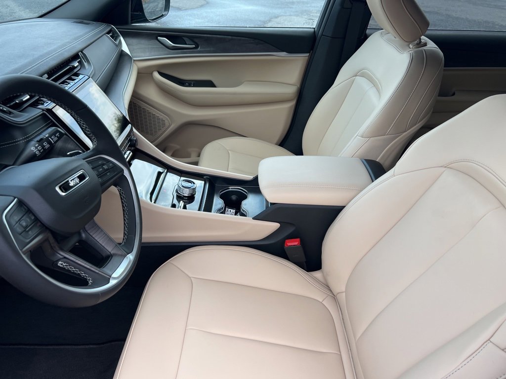 New 2025 Jeep Grand Cherokee L Limited image 13