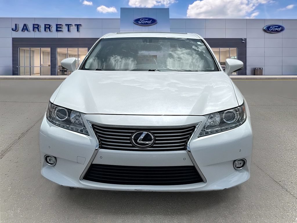 Used 2015 Lexus ES 350 w/ Luxury Package FWD image 2