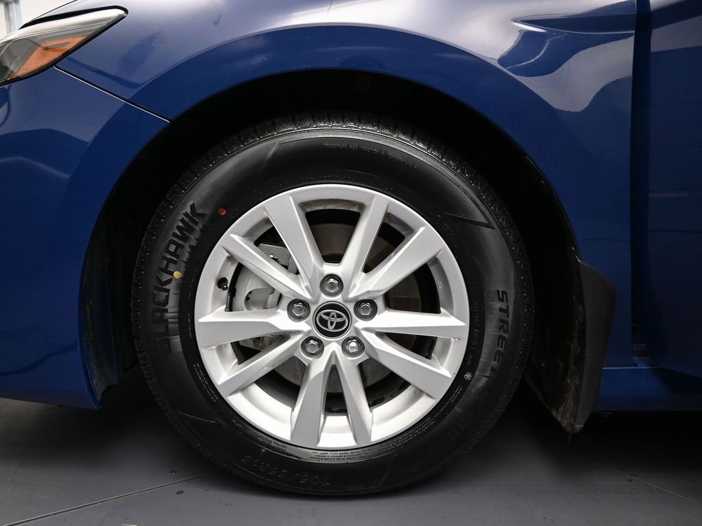 Used 2025 Toyota Camry LE w/ Convenience Package image 46