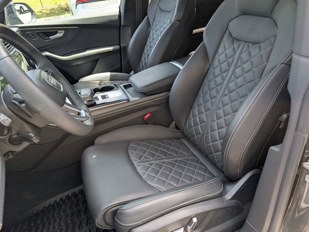 Used 2025 Audi SQ8 Prestige AWD/4WD image 5