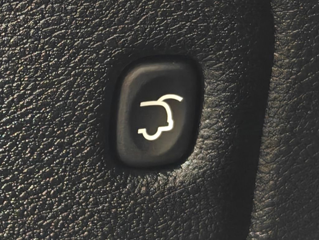 Used 2021 Jeep Grand Cherokee Laredo X image 28