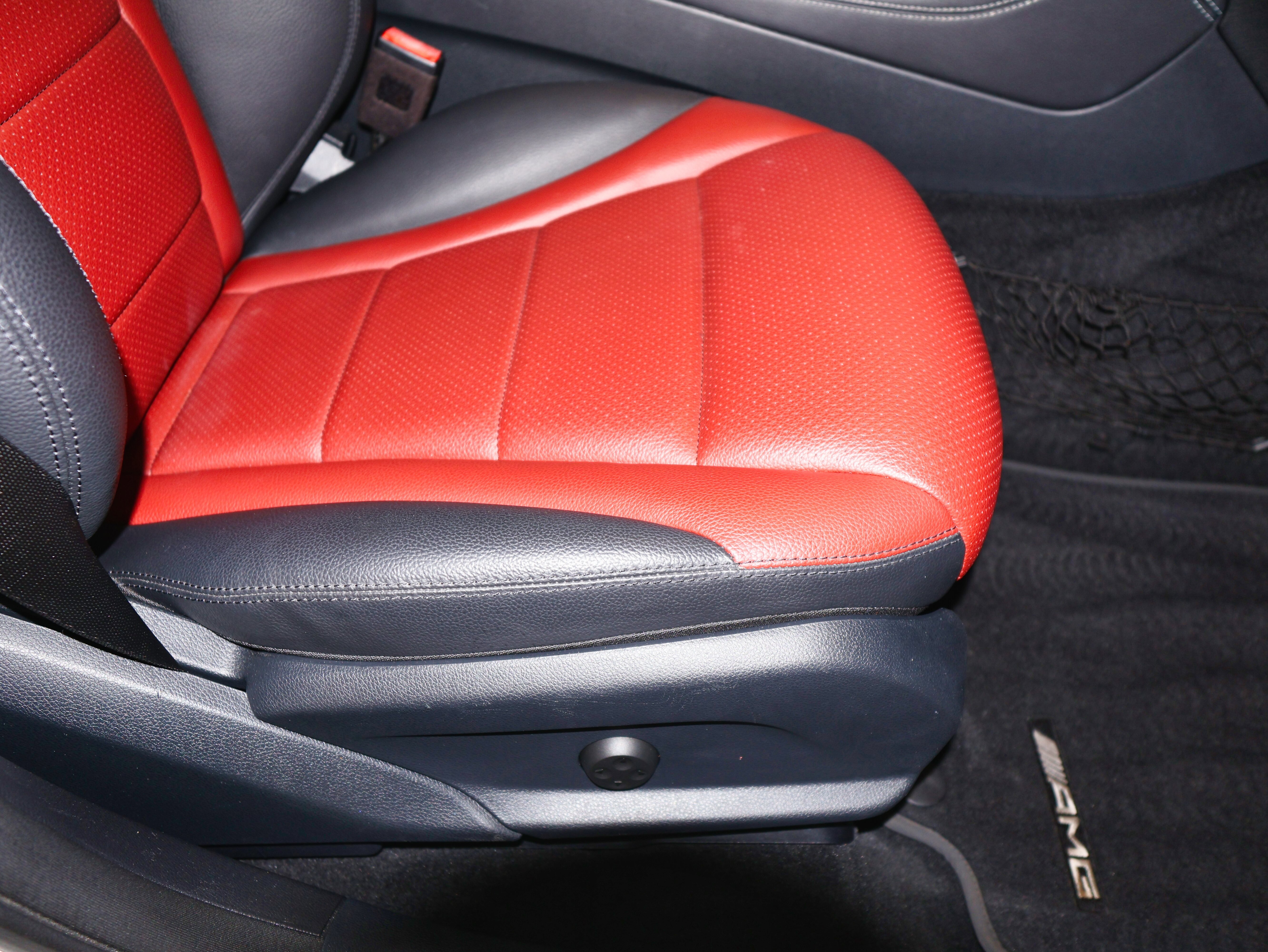 Used 2020 Mercedes-Benz GLC 300 4MATIC Coupe image 37