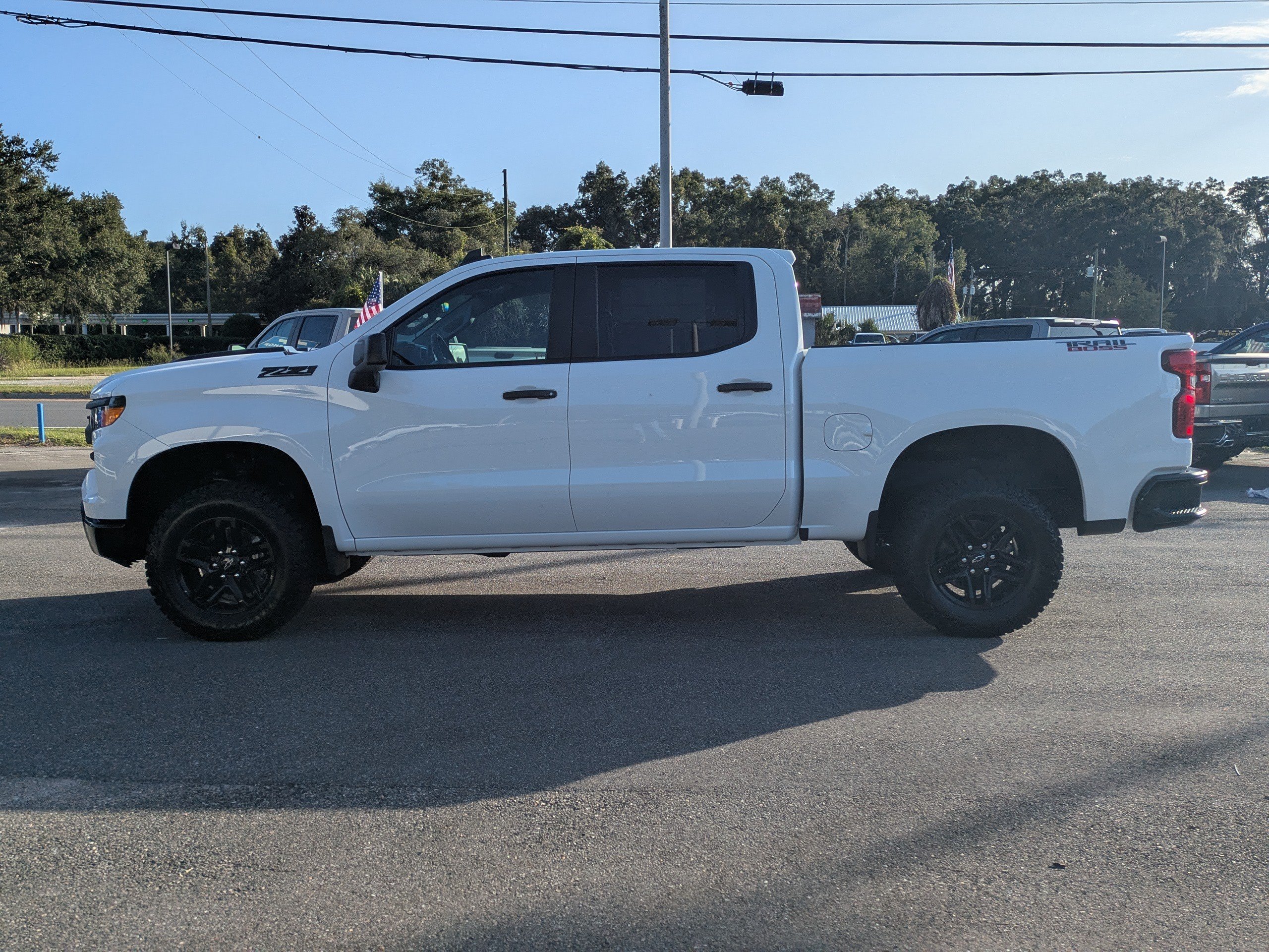 New 2026 Chevrolet Silverado 1500 Custom Trail Boss w/ LPO, Dark Essentials Package AWD/4WD image 7