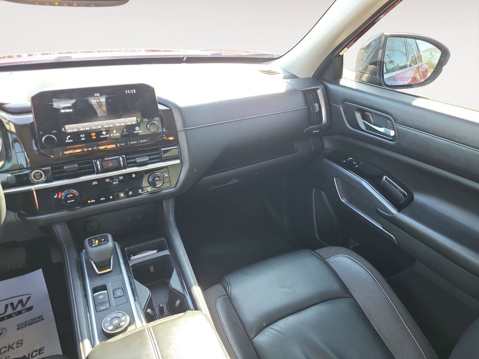 Used 2022 Nissan Pathfinder SL image 12