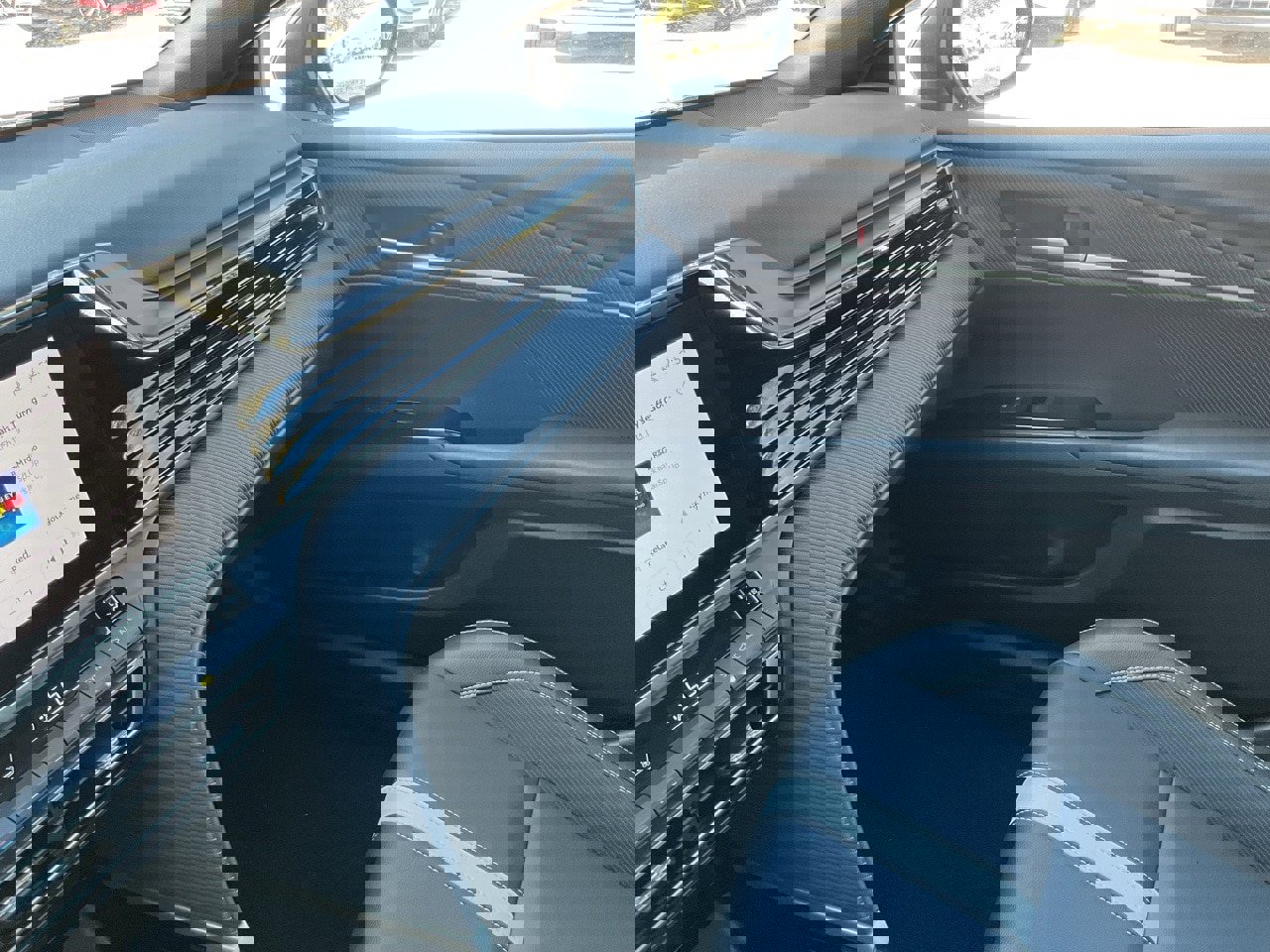 Used 2025 Toyota Camry SE image 37