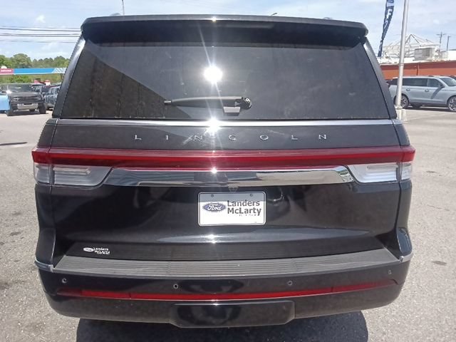 Used 2024 Lincoln Navigator Reserve AWD/4WD image 4