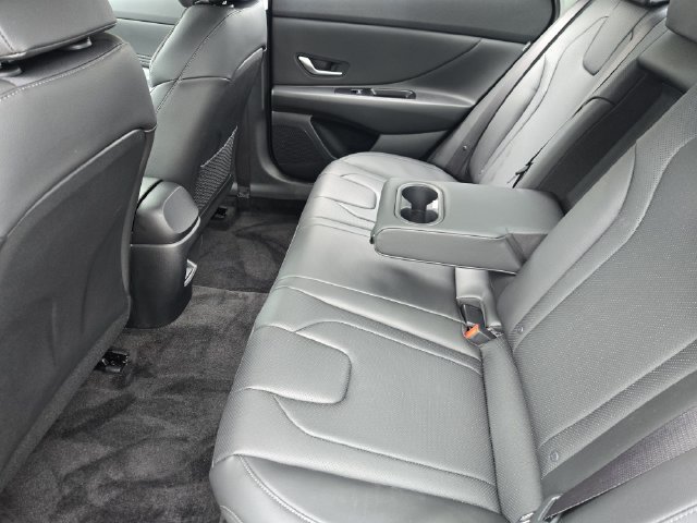 Certified 2026 Hyundai Elantra Limited FWD image 21