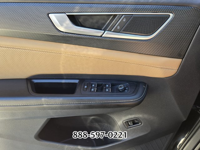 Certified 2024 Volkswagen Atlas Cross Sport SEL R-Line AWD/4WD image 31