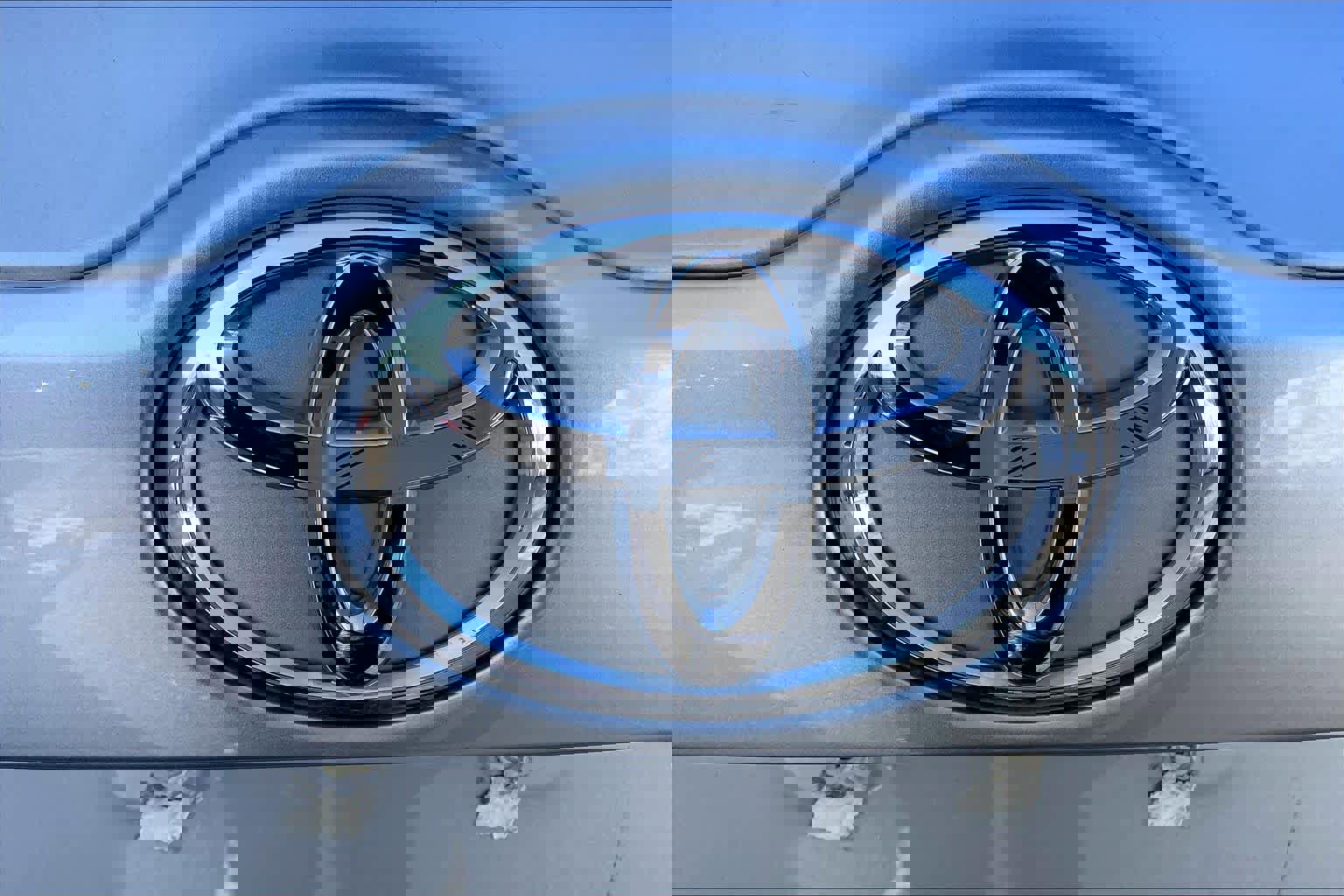 Used 2019 Toyota Highlander XLE w/ Carpet Mat Package (TMS) image 32