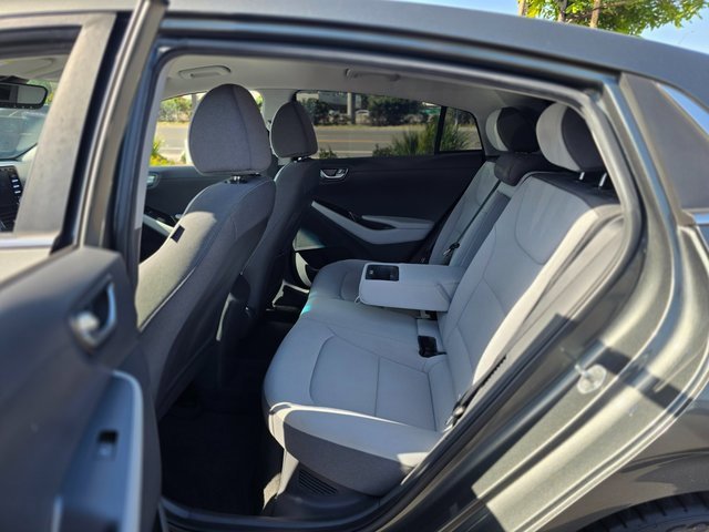 Used 2022 Hyundai Ioniq SEL image 16