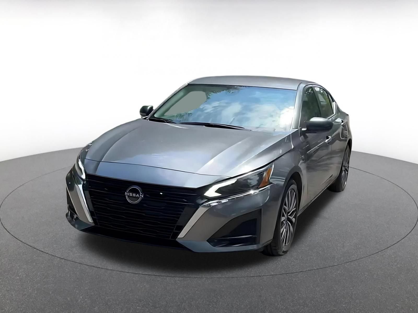 Used 2025 Nissan Altima 2.5 SV FWD image 7