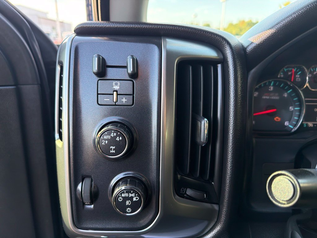 Used 2015 Chevrolet Silverado 1500 LT w/ All Star Edition AWD/4WD image 24